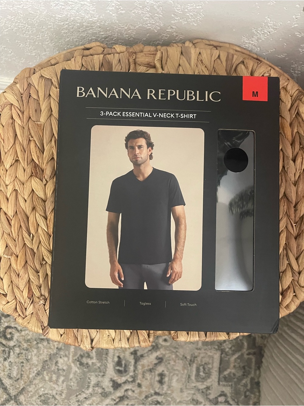 Banana Republic Black V-Neck T-Shirt 3-Pack (Packaging)